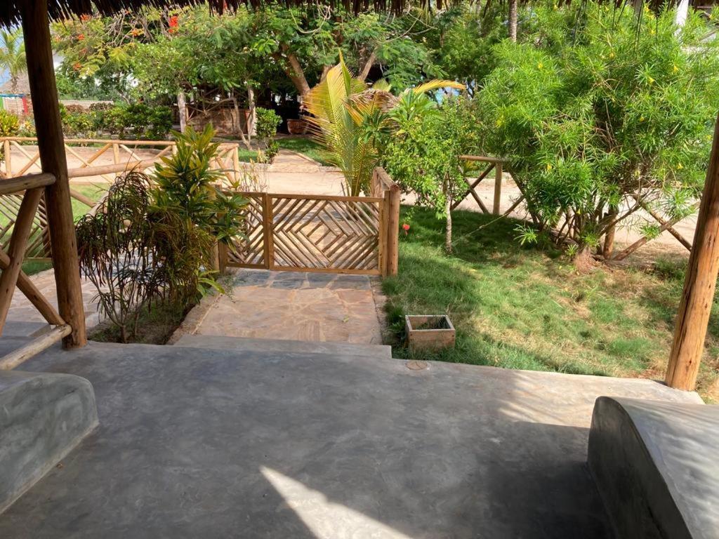 Makunduchi Nest Style Beach Hotel Zanzibar מראה חיצוני תמונה