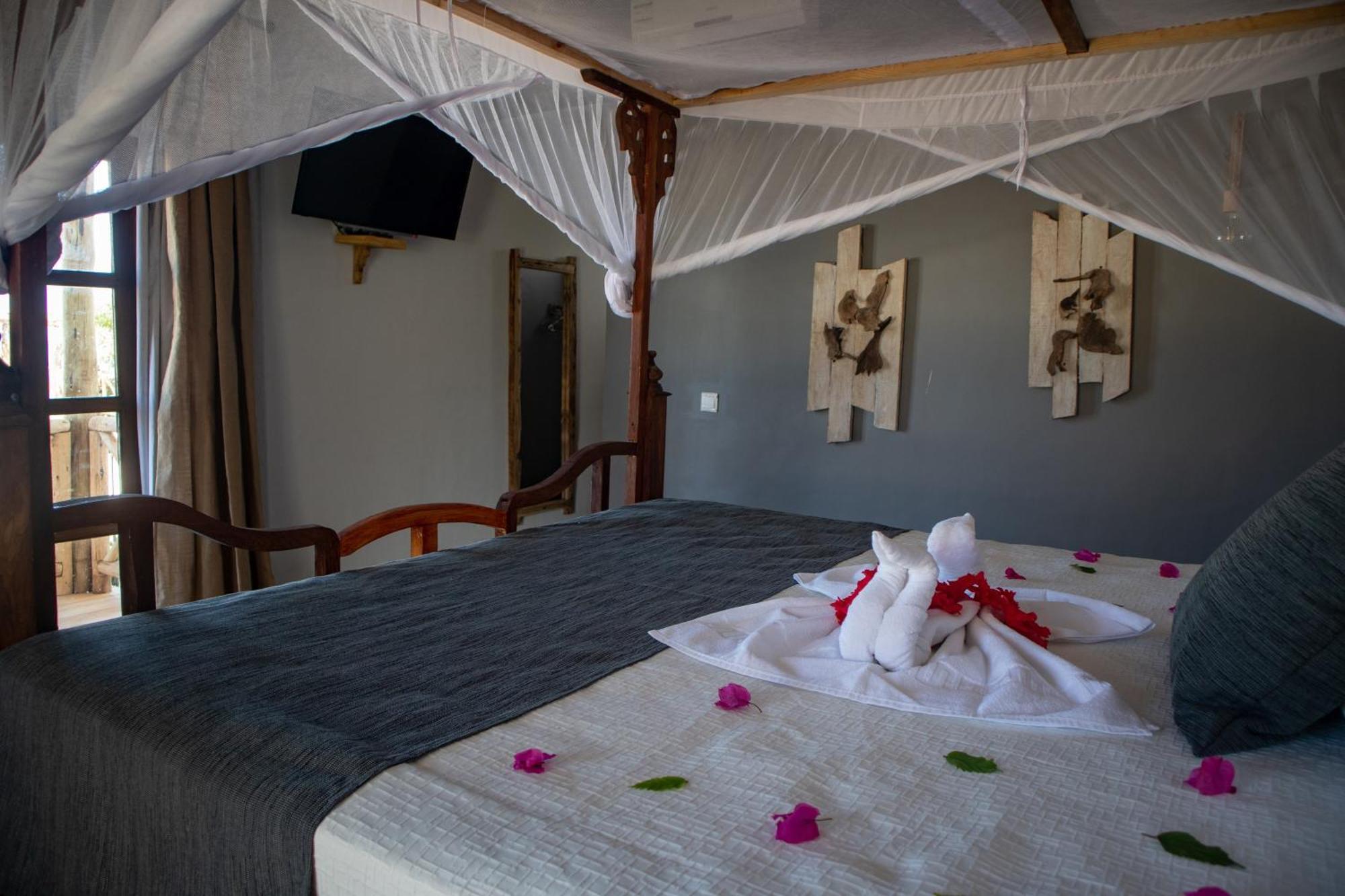 Makunduchi Nest Style Beach Hotel Zanzibar מראה חיצוני תמונה