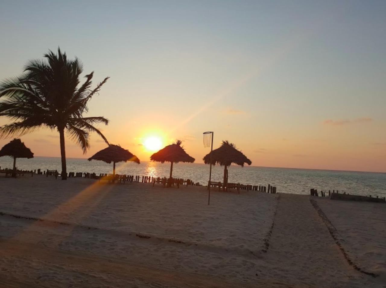 Makunduchi Nest Style Beach Hotel Zanzibar מראה חיצוני תמונה